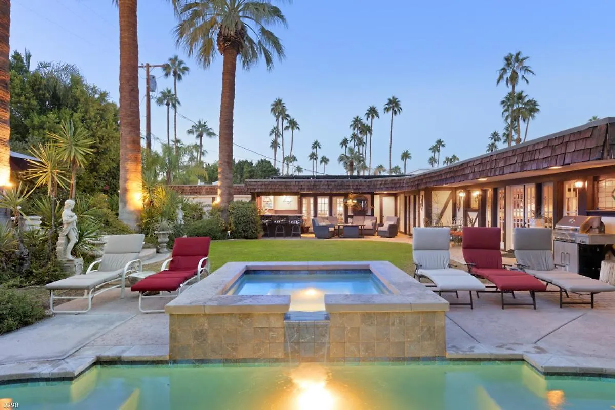 The English Cottage Palm Springs 0*,